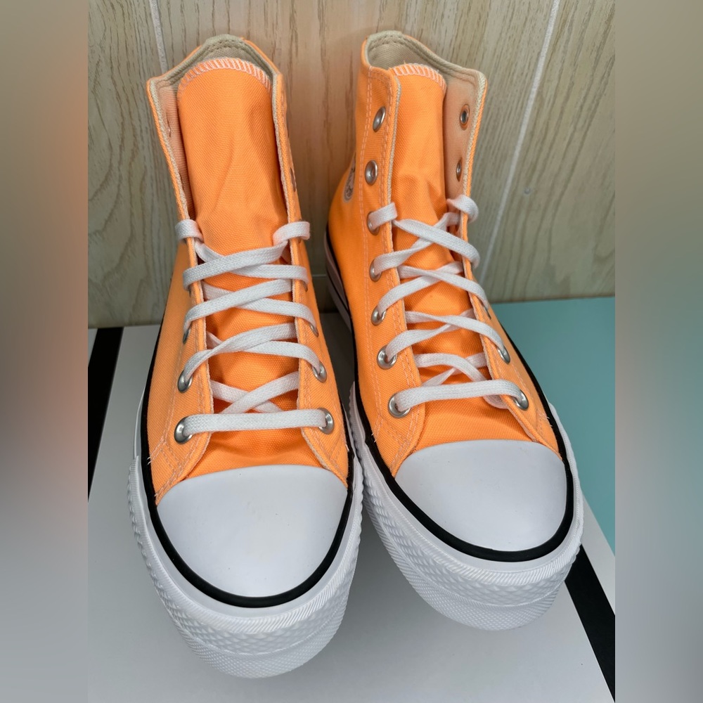 SOLD Converse Chuck Taylor All Star Lift Women's Platform High-Tops - Peach Beam - Picture 4 of 8